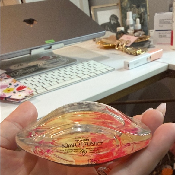 Neon Rose Fragrance Spray - Picture 2 of 3